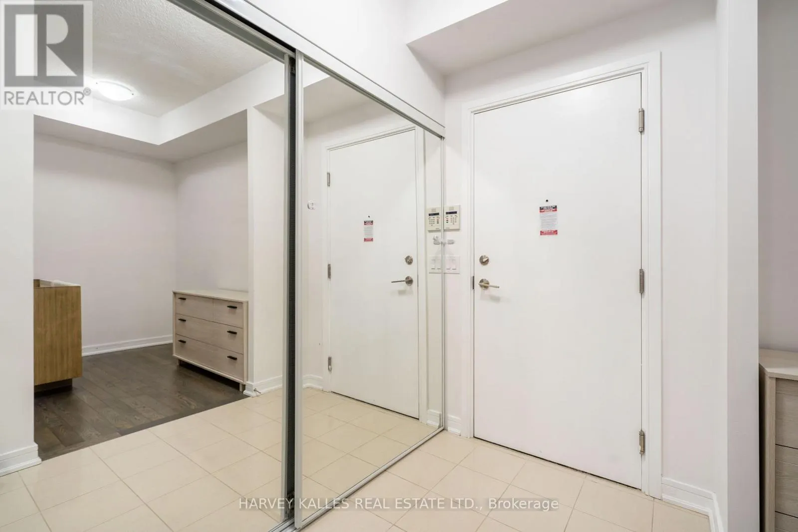 SE204 - 9199 YONGE STREET