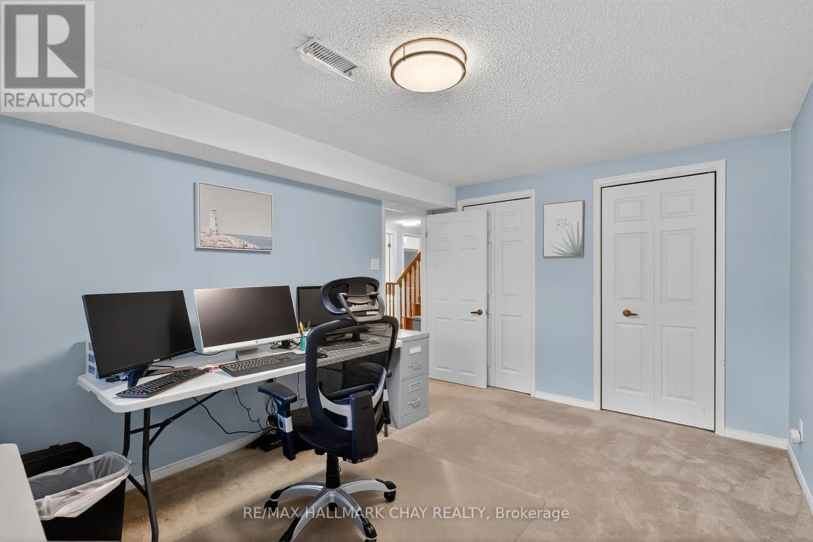 33 PARKETTE DRIVE