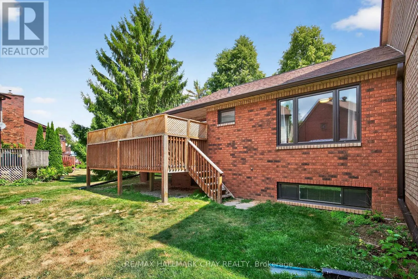 33 PARKETTE DRIVE