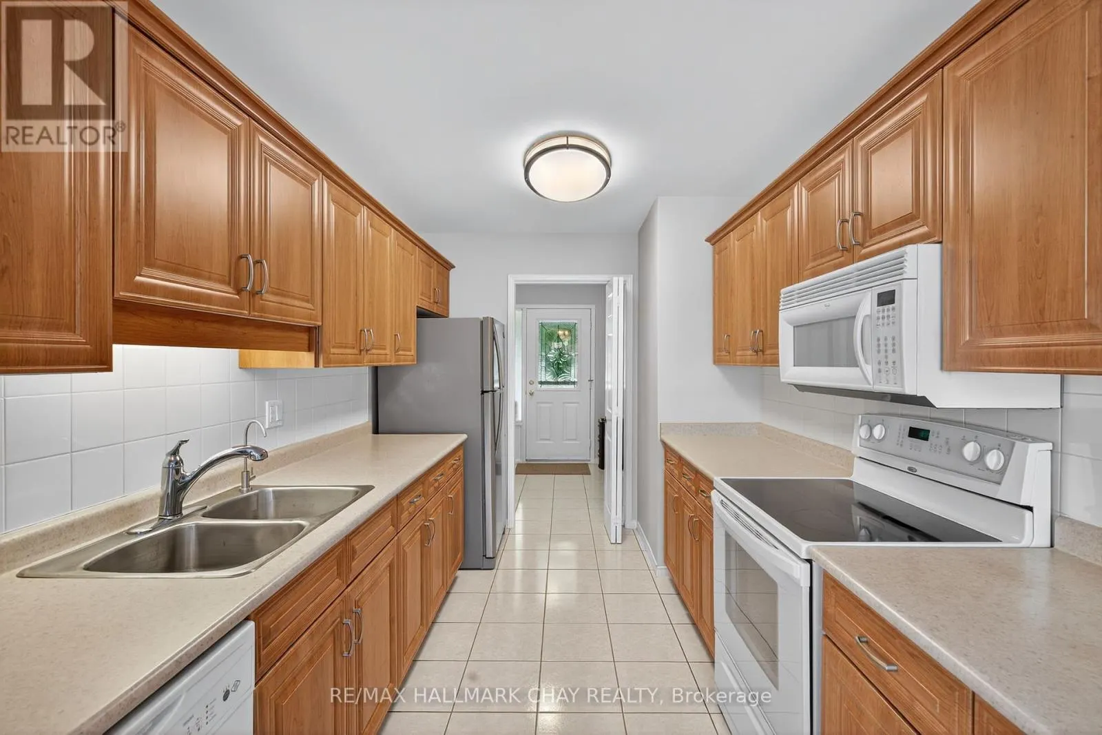 33 PARKETTE DRIVE