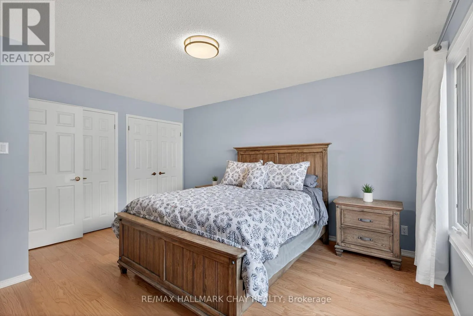 33 PARKETTE DRIVE