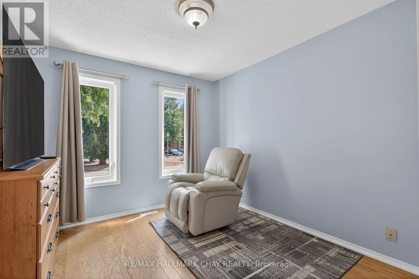 33 PARKETTE DRIVE