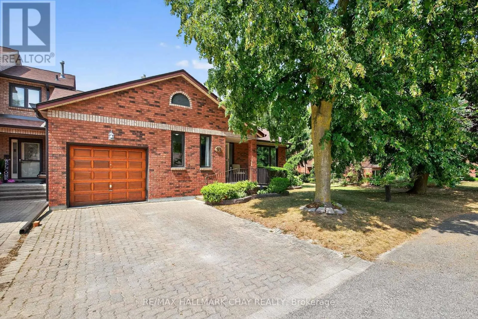 33 PARKETTE DRIVE