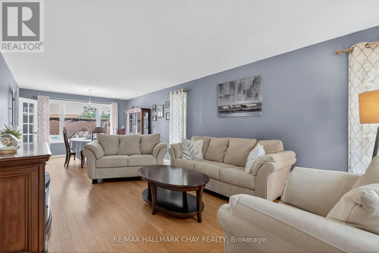 33 PARKETTE DRIVE