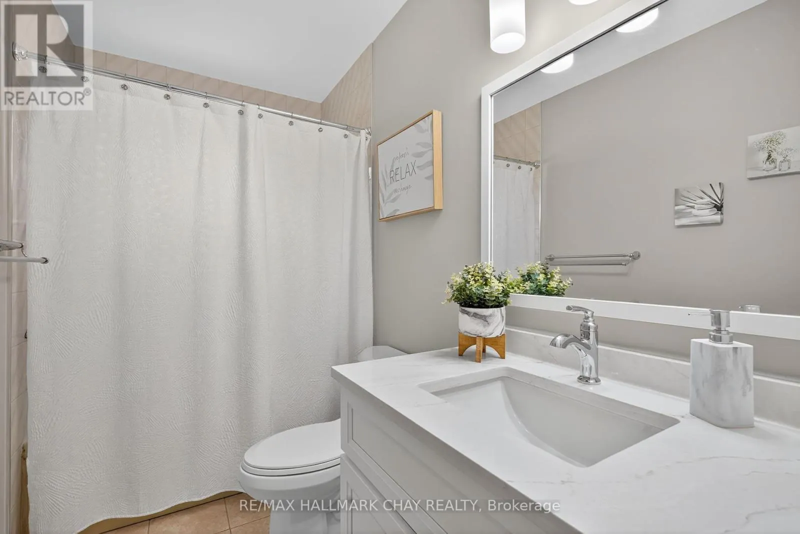 33 PARKETTE DRIVE
