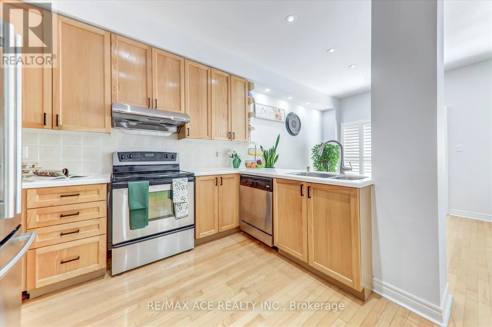 59 COZENS DRIVE