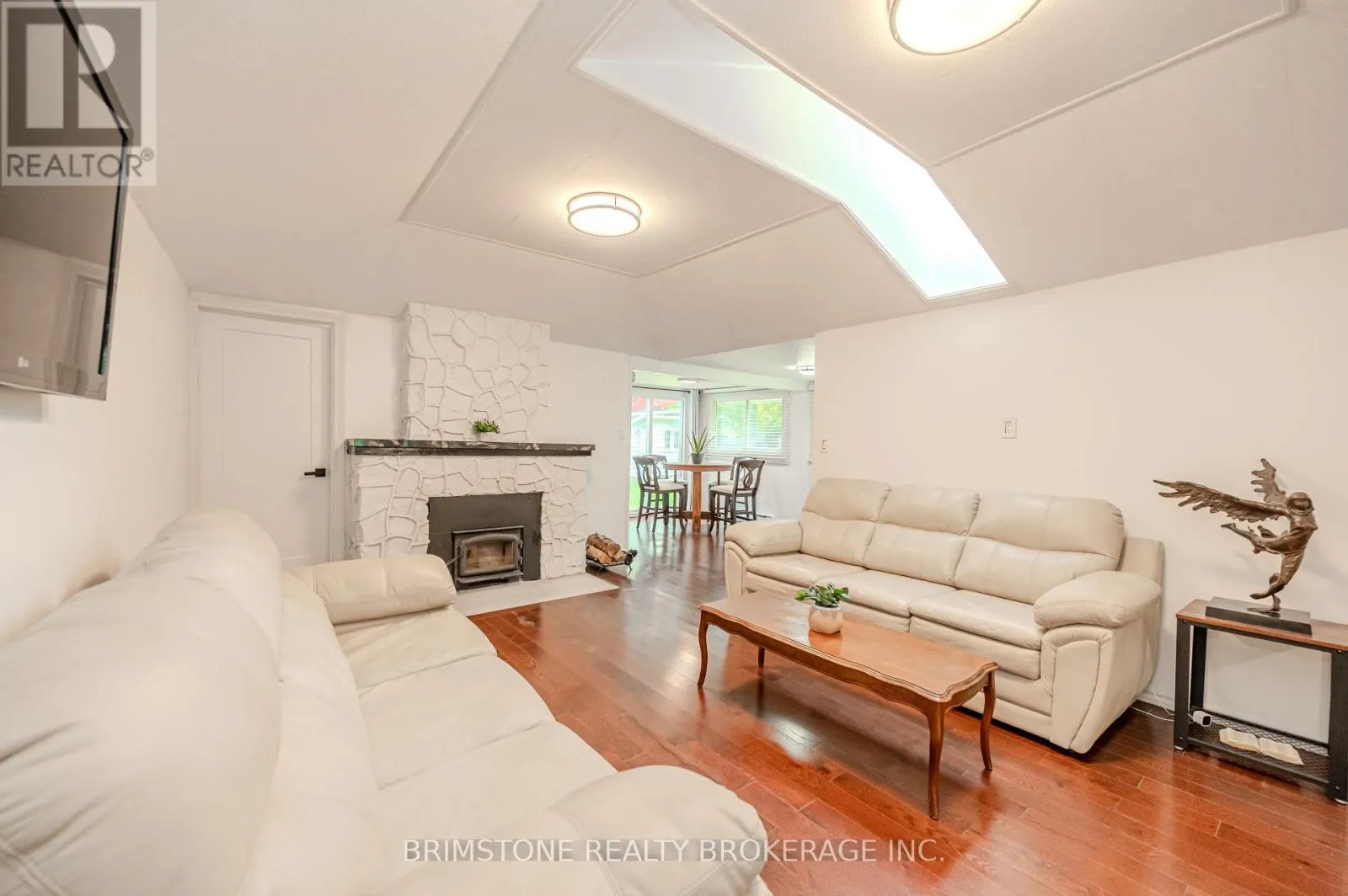 3923 ALGONQUIN AVENUE