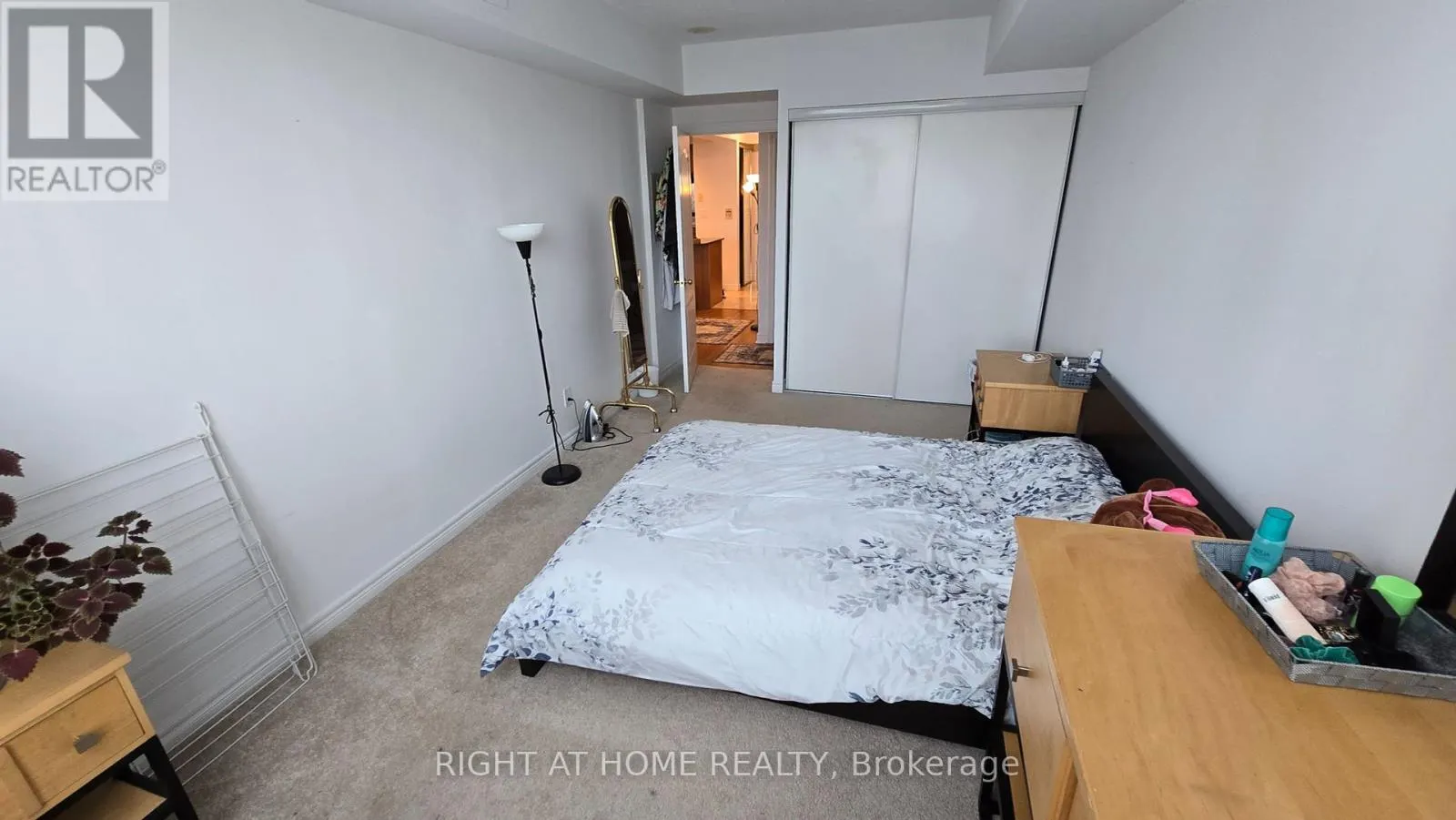 209 - 100 PROMENADE CIRCLE