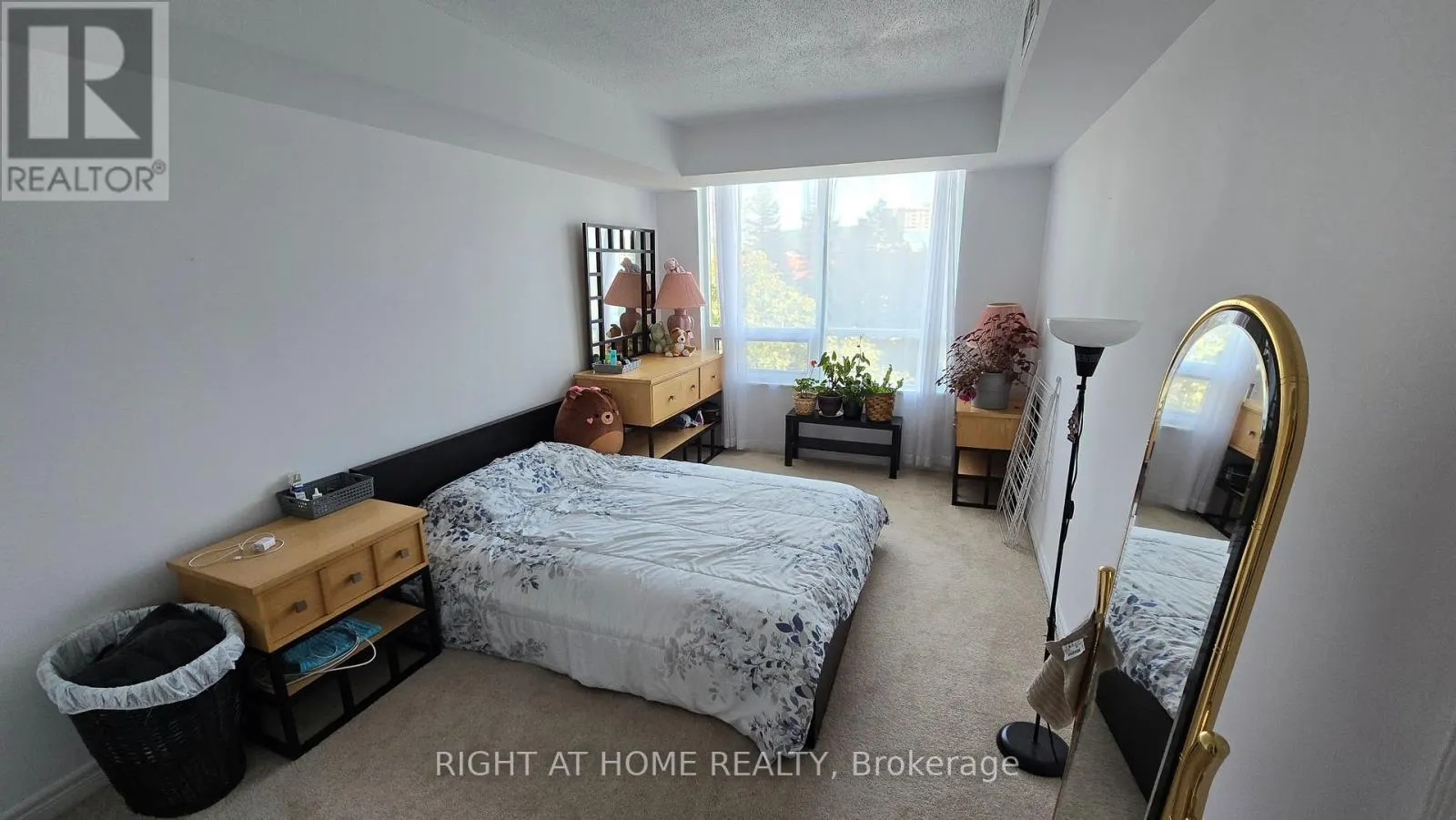 209 - 100 PROMENADE CIRCLE