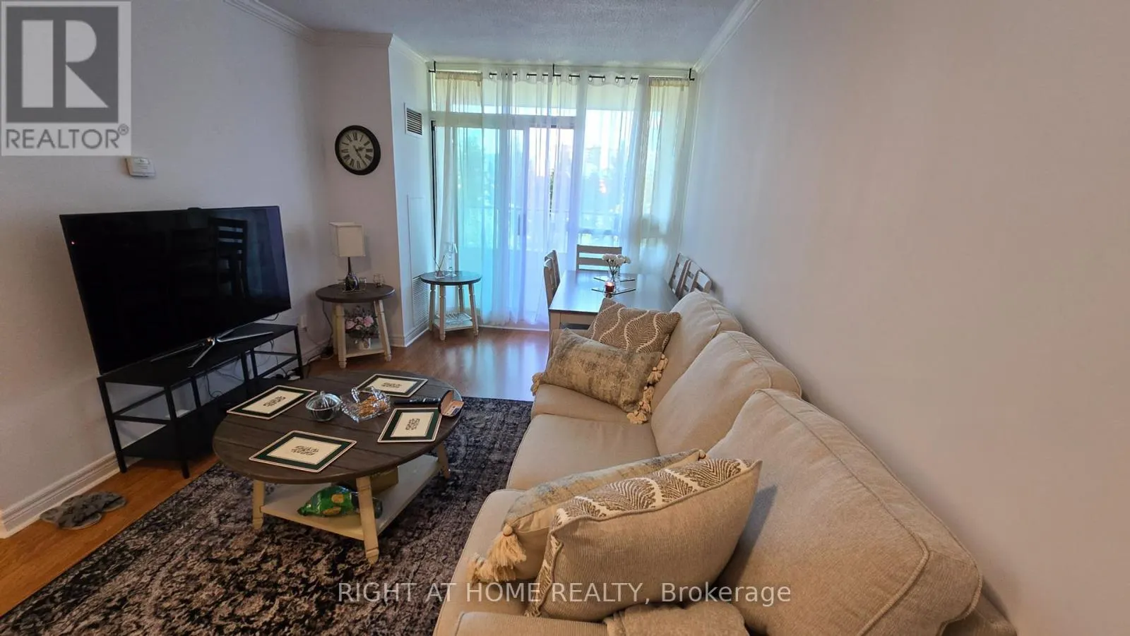 209 - 100 PROMENADE CIRCLE