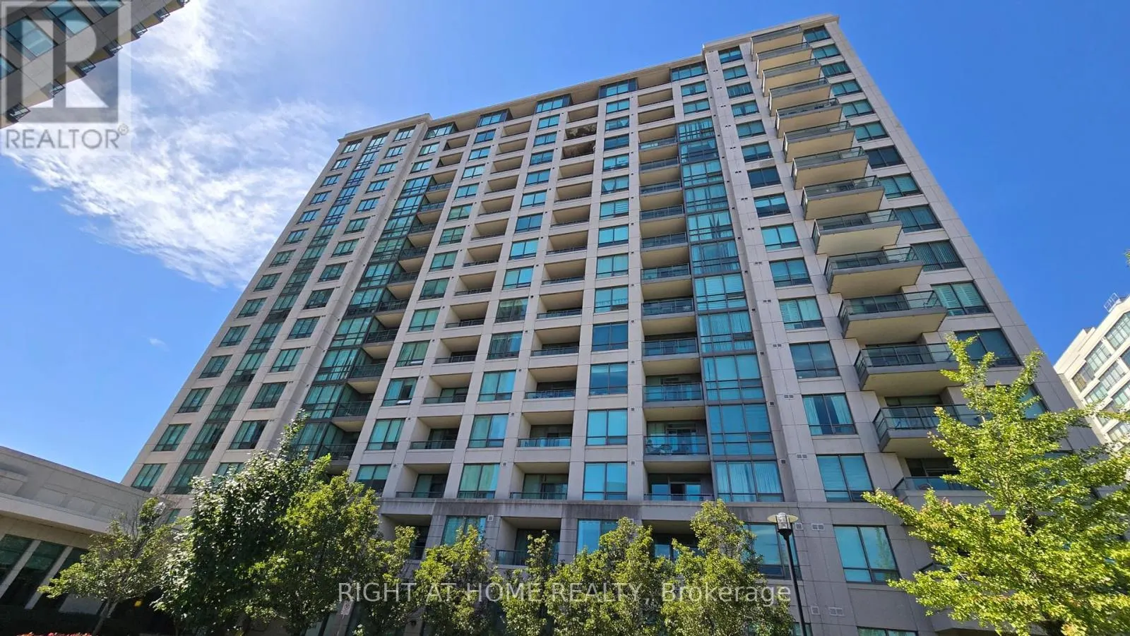 209 - 100 PROMENADE CIRCLE