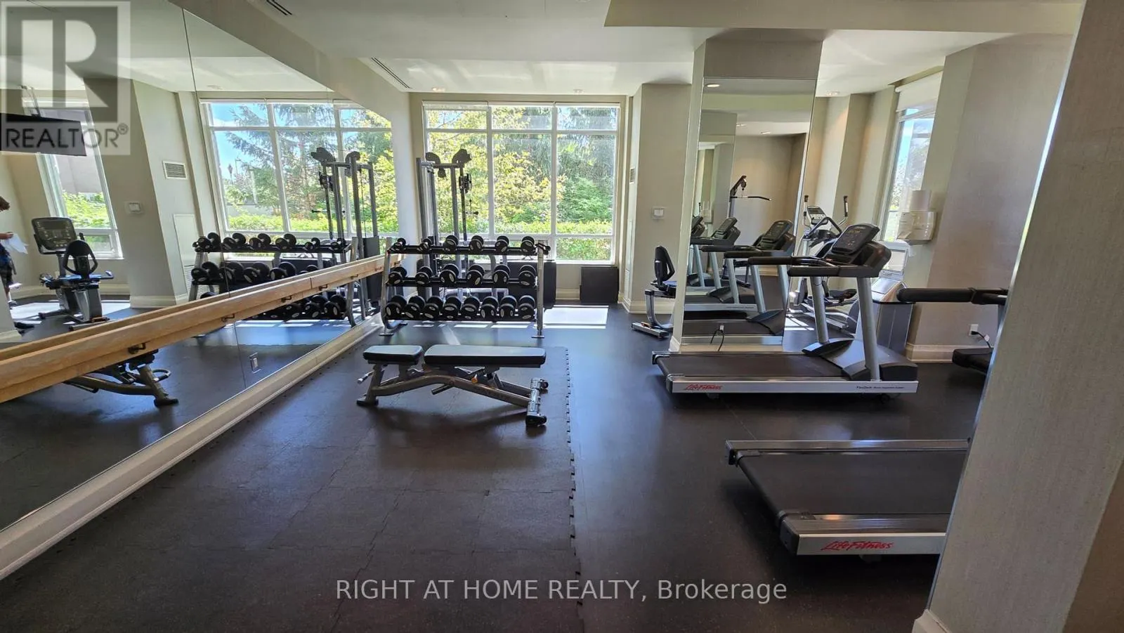 209 - 100 PROMENADE CIRCLE