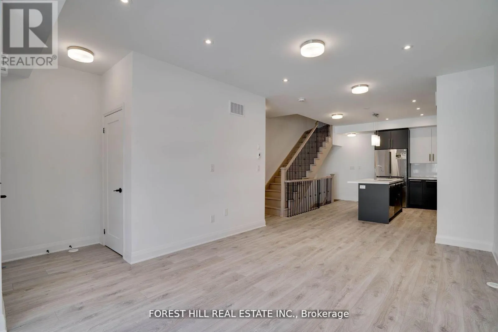 16 CHESLEY STREET