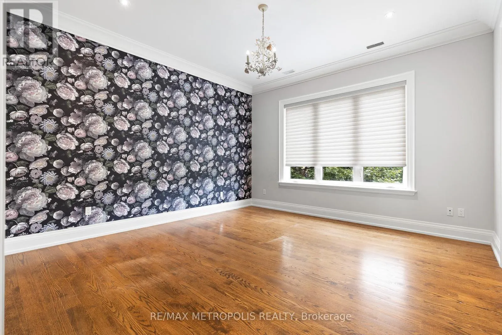 2 POPLAR DRIVE