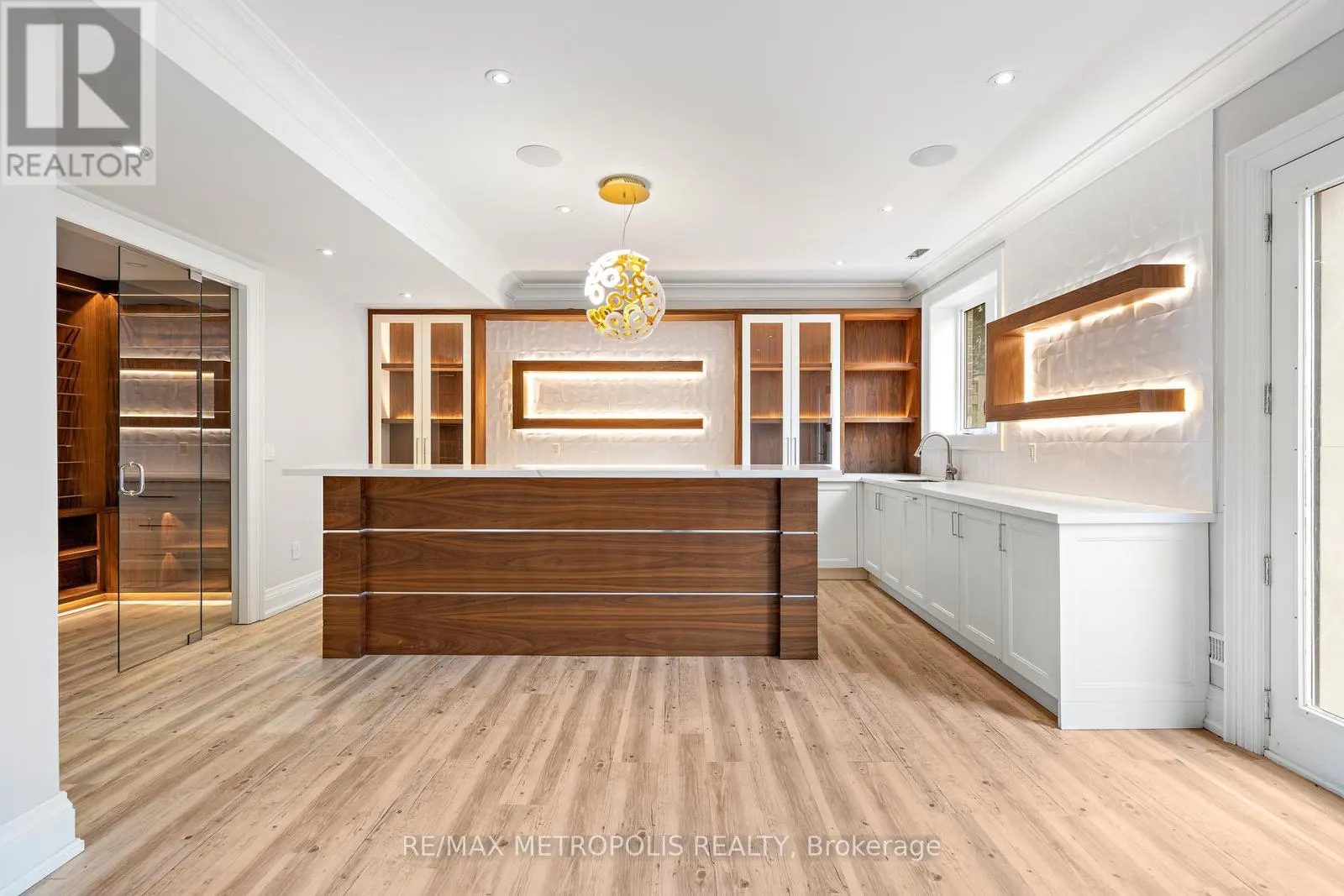 2 POPLAR DRIVE