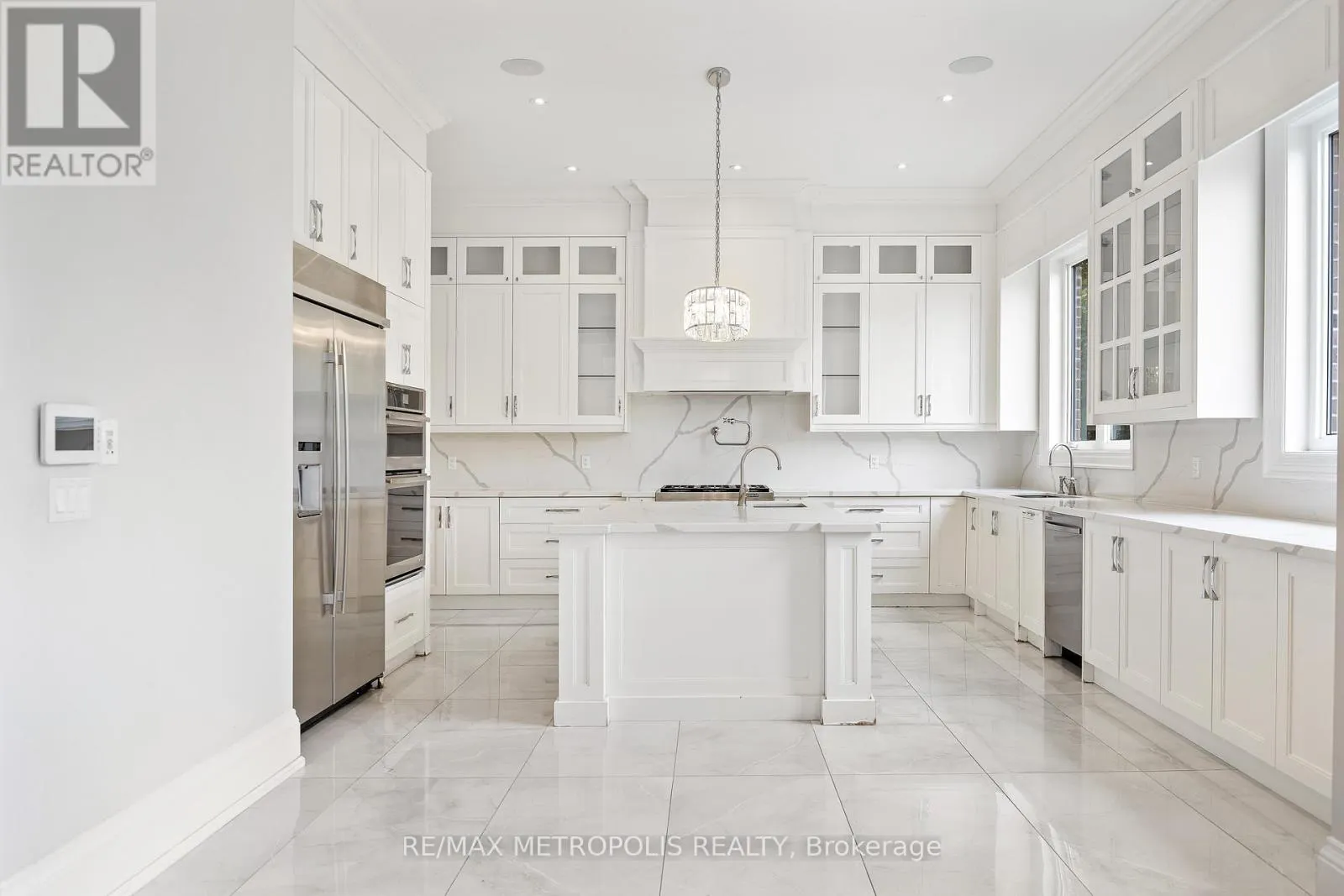 2 POPLAR DRIVE