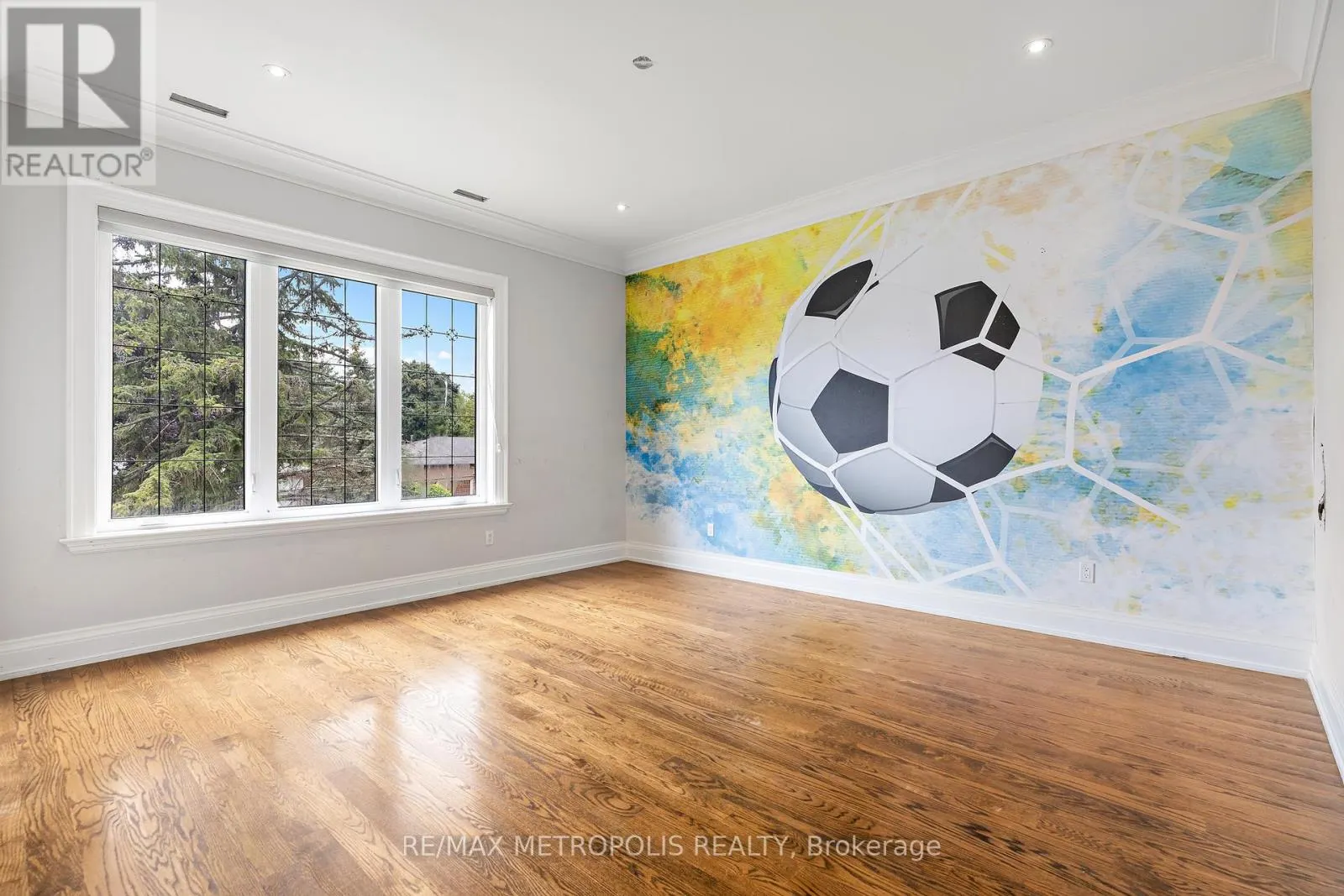 2 POPLAR DRIVE