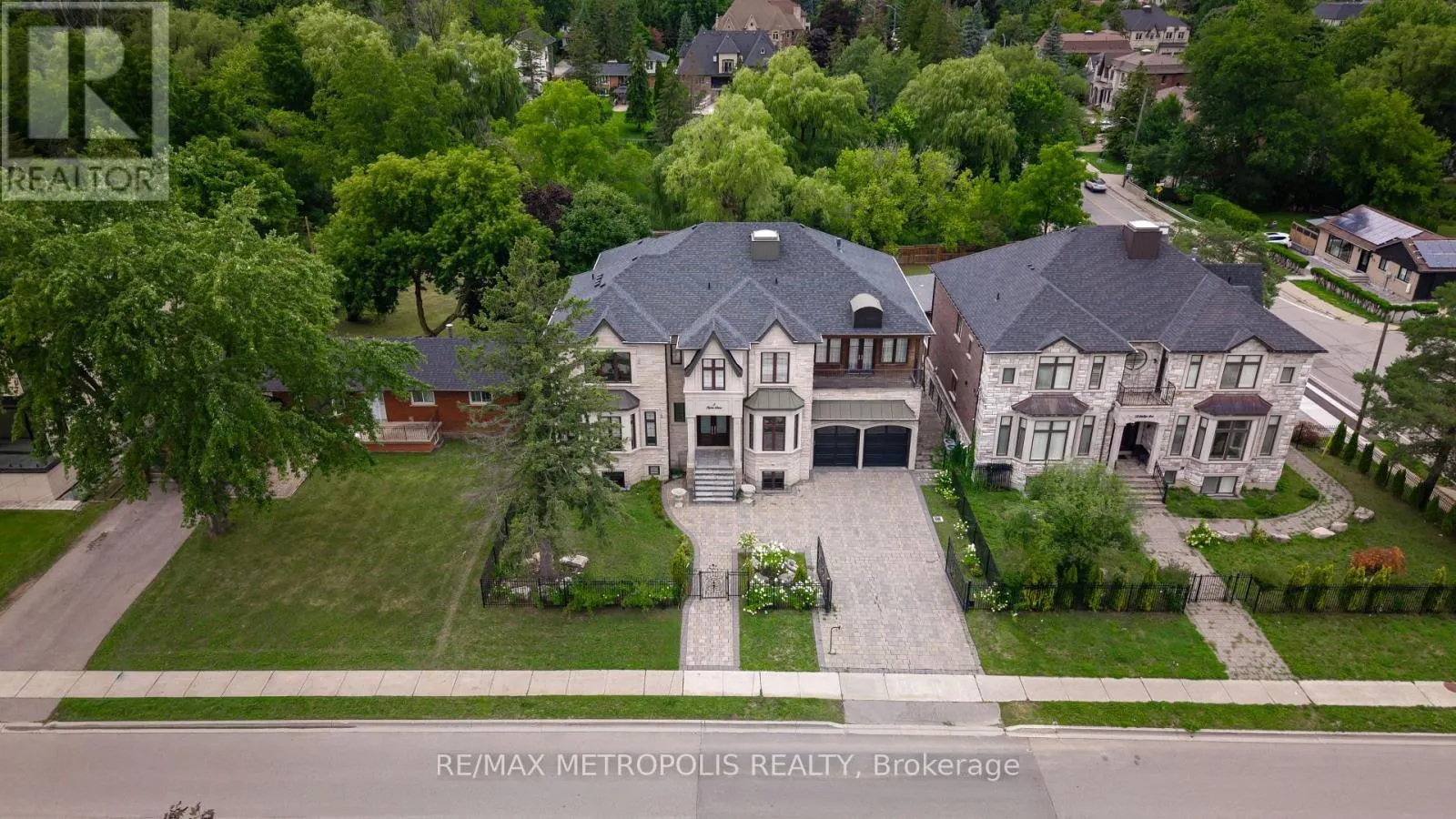 2 POPLAR DRIVE
