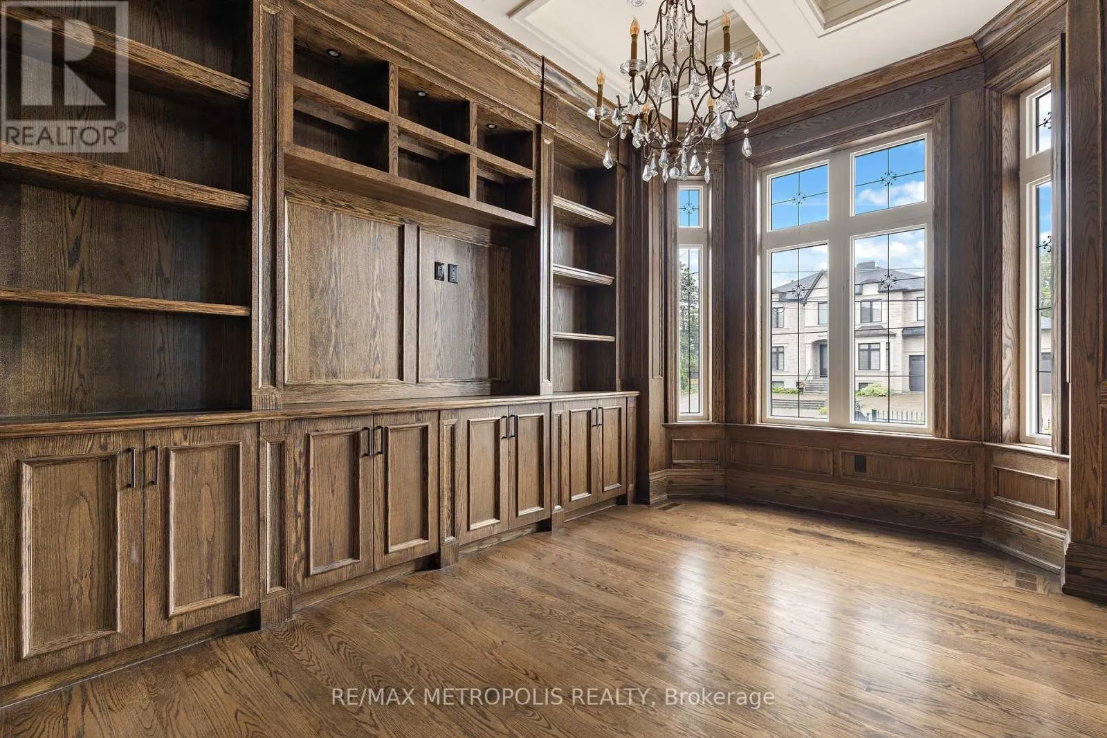 2 POPLAR DRIVE