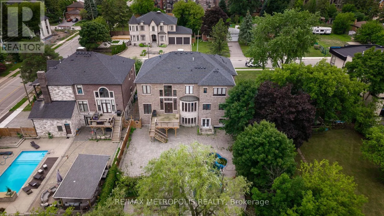 2 POPLAR DRIVE