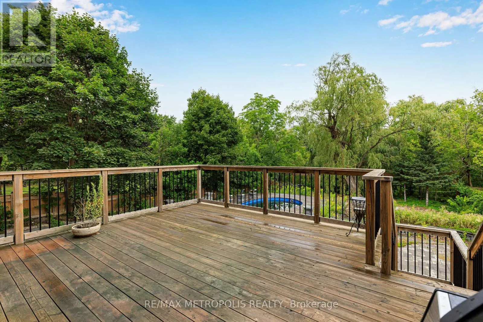 2 POPLAR DRIVE