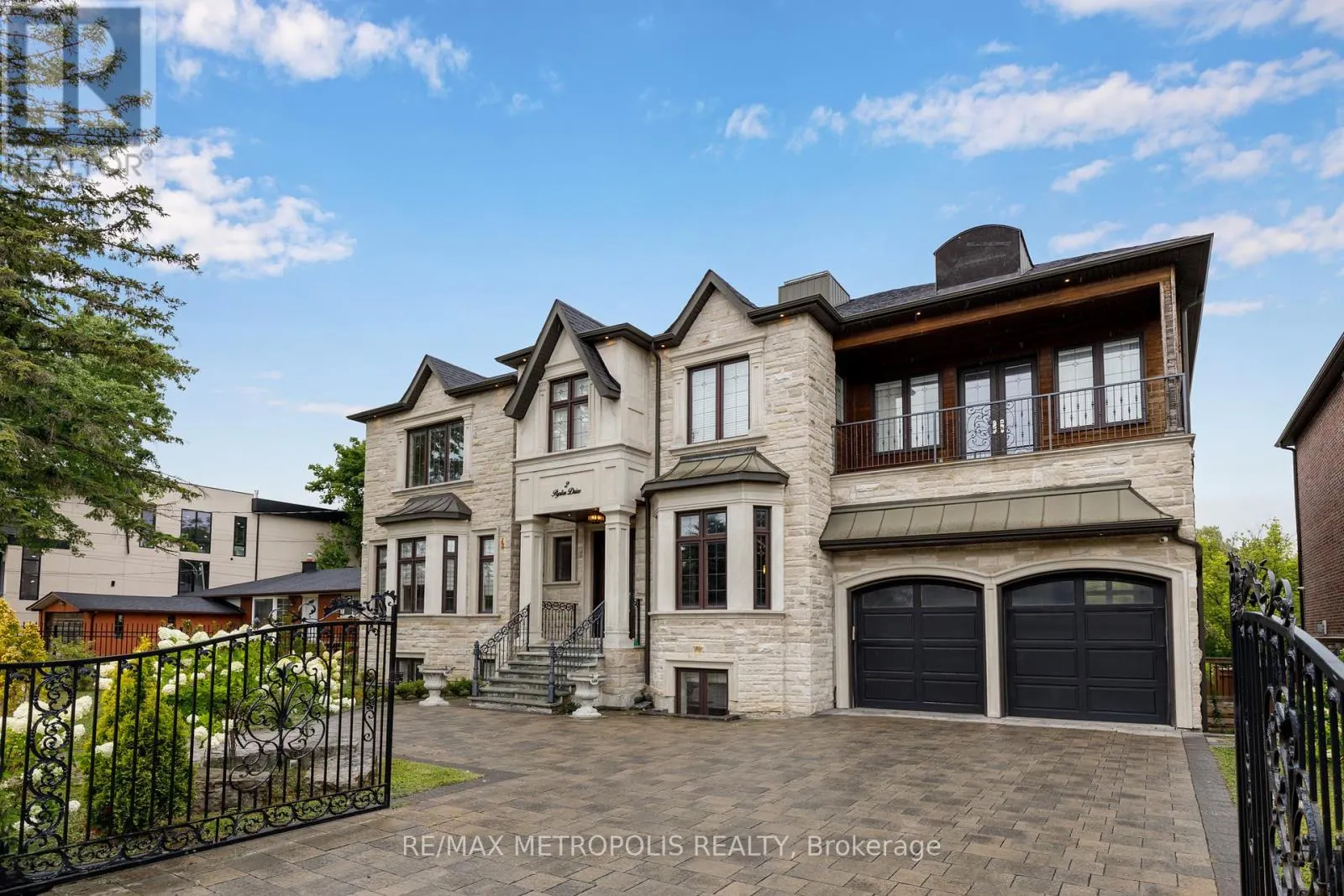 2 POPLAR DRIVE