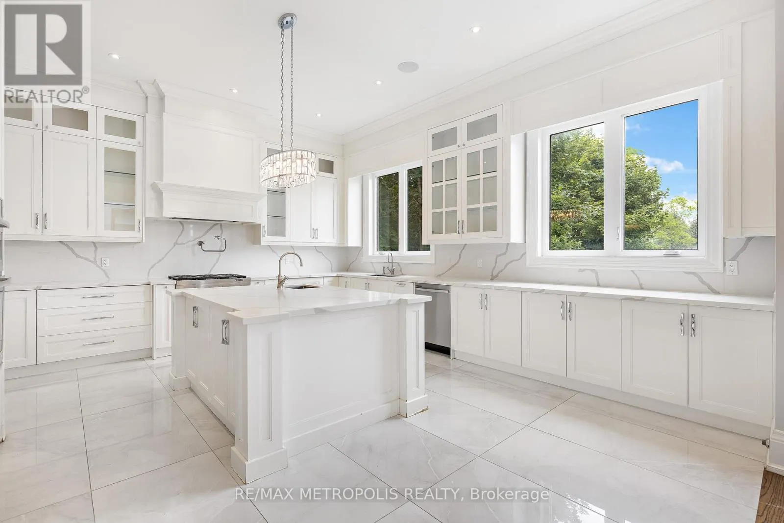 2 POPLAR DRIVE