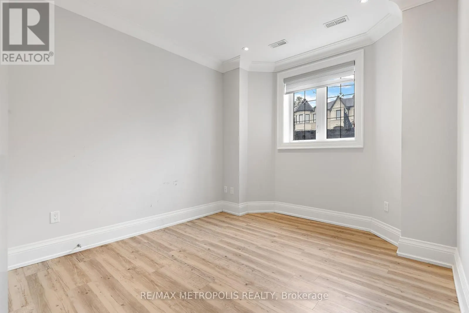 2 POPLAR DRIVE