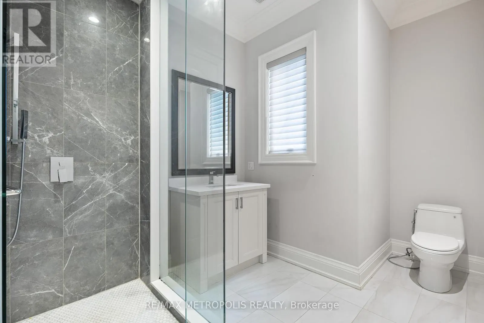 2 POPLAR DRIVE