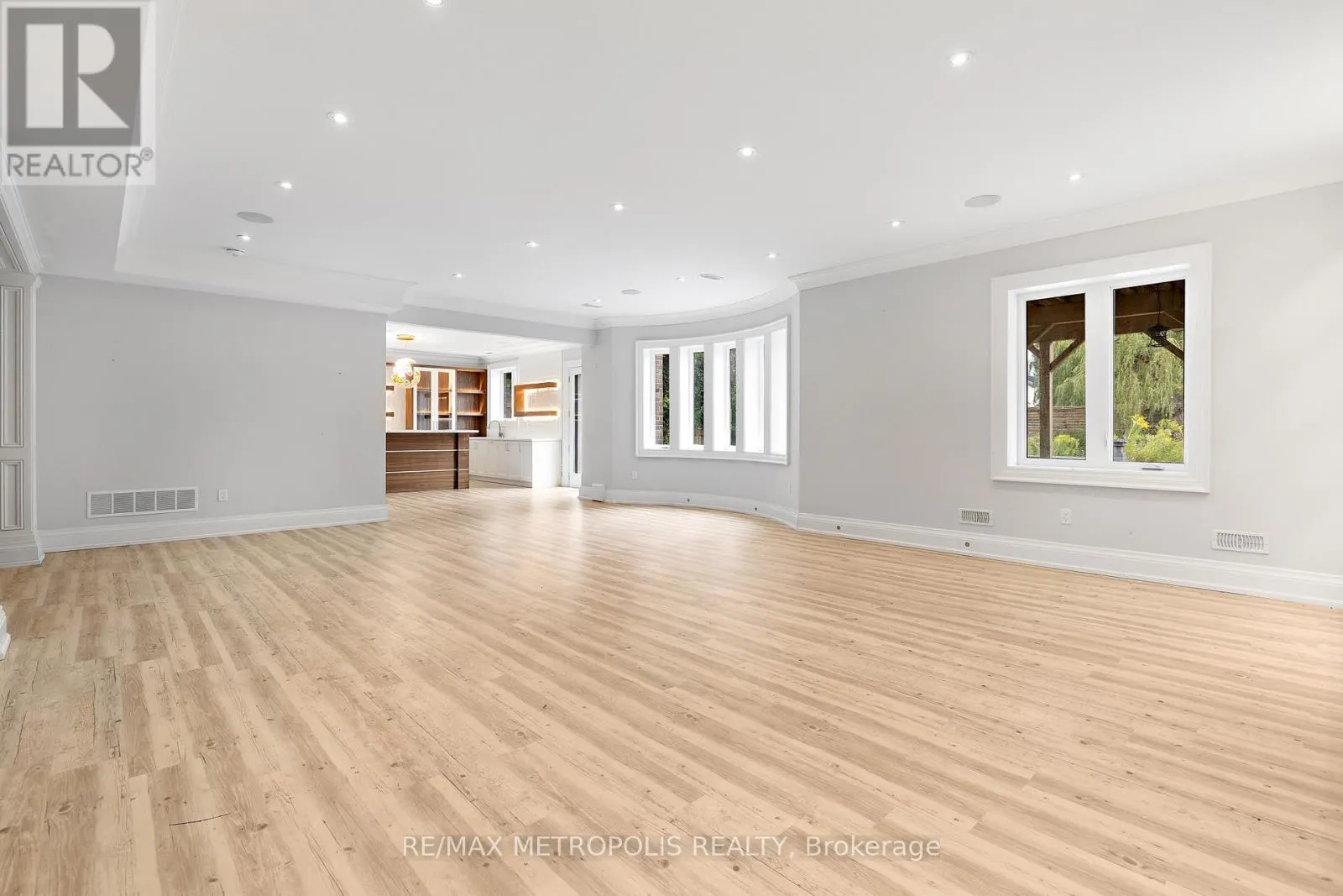 2 POPLAR DRIVE