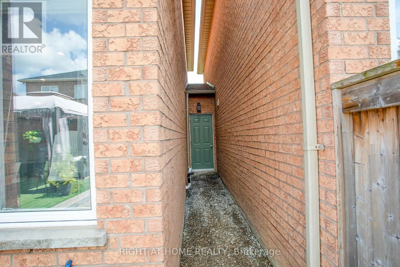 50 SUNRIDGE STREET