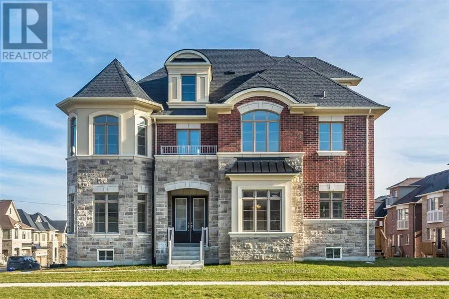 102 GIARDINA CRESCENT