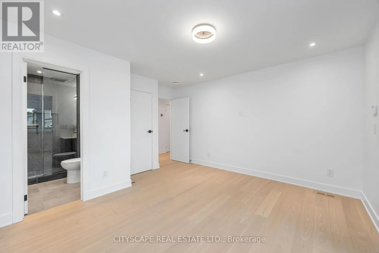 6 PORTREE CRESCENT