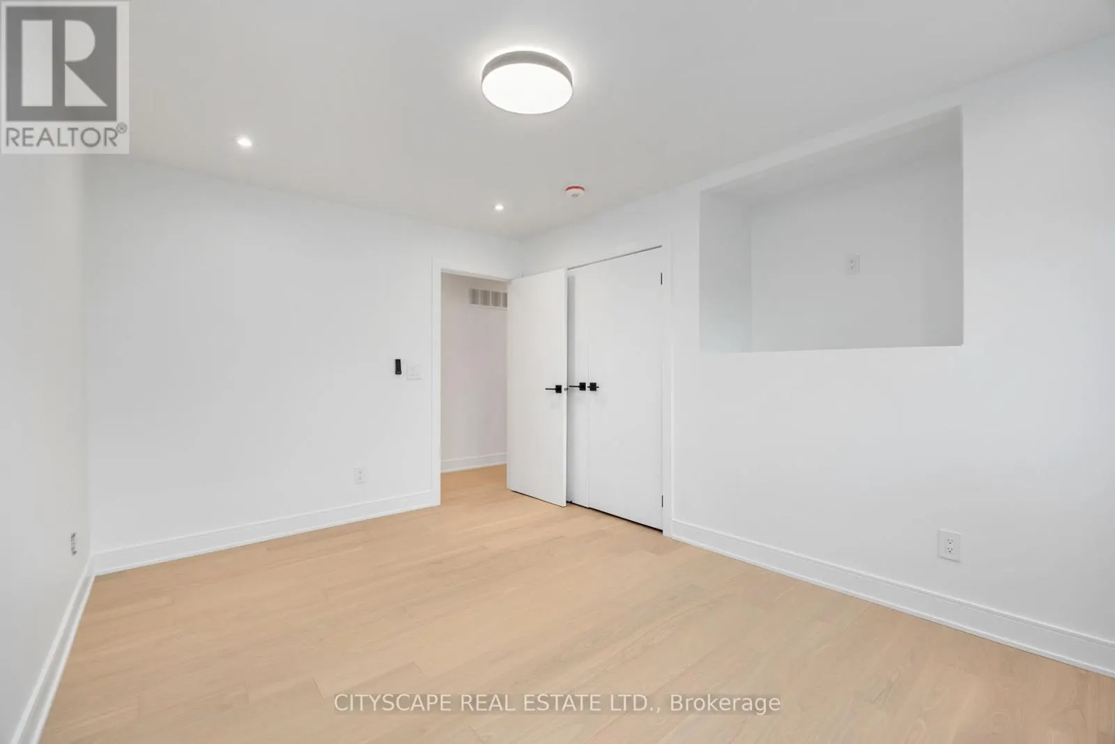6 PORTREE CRESCENT