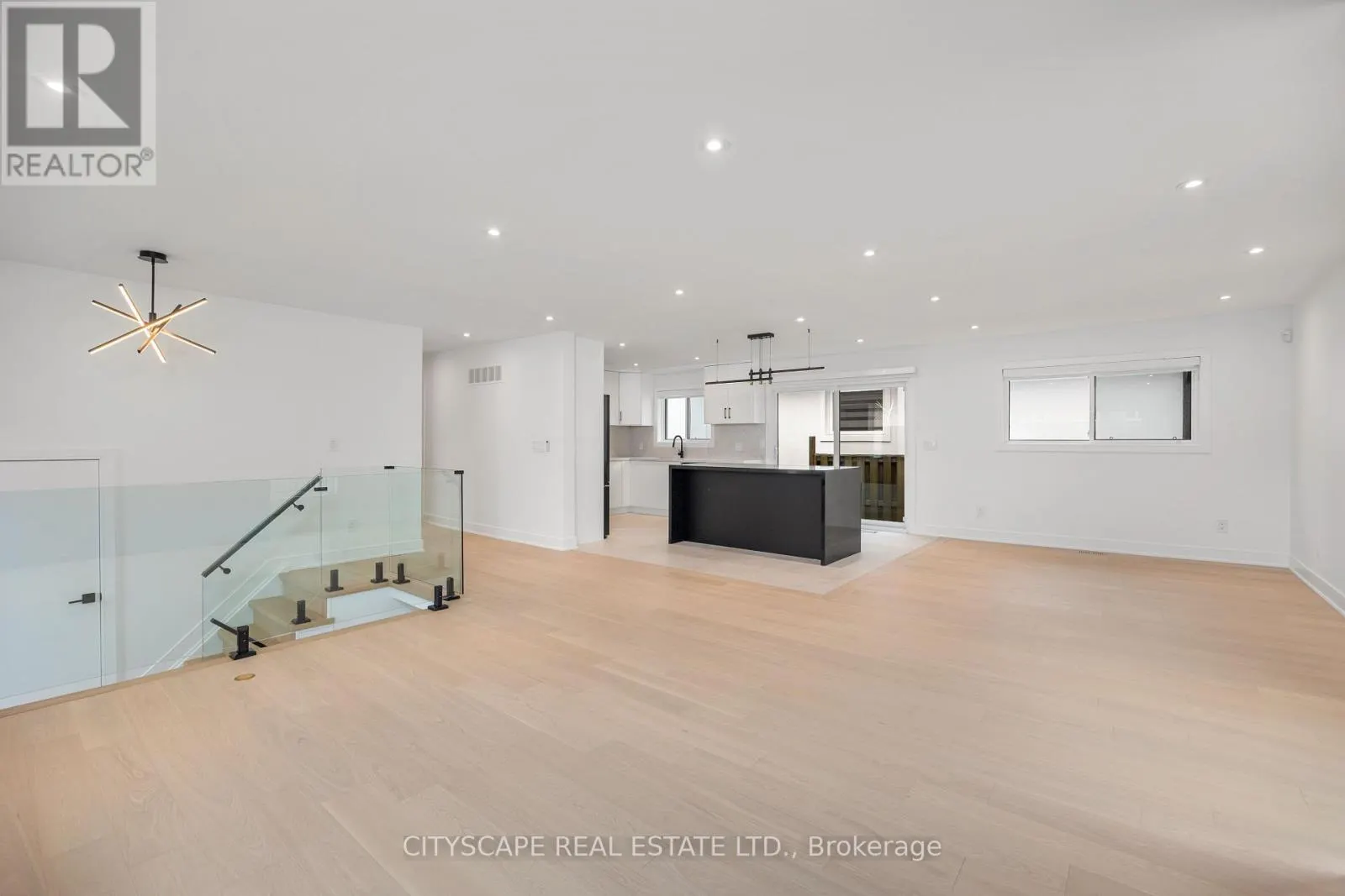 6 PORTREE CRESCENT