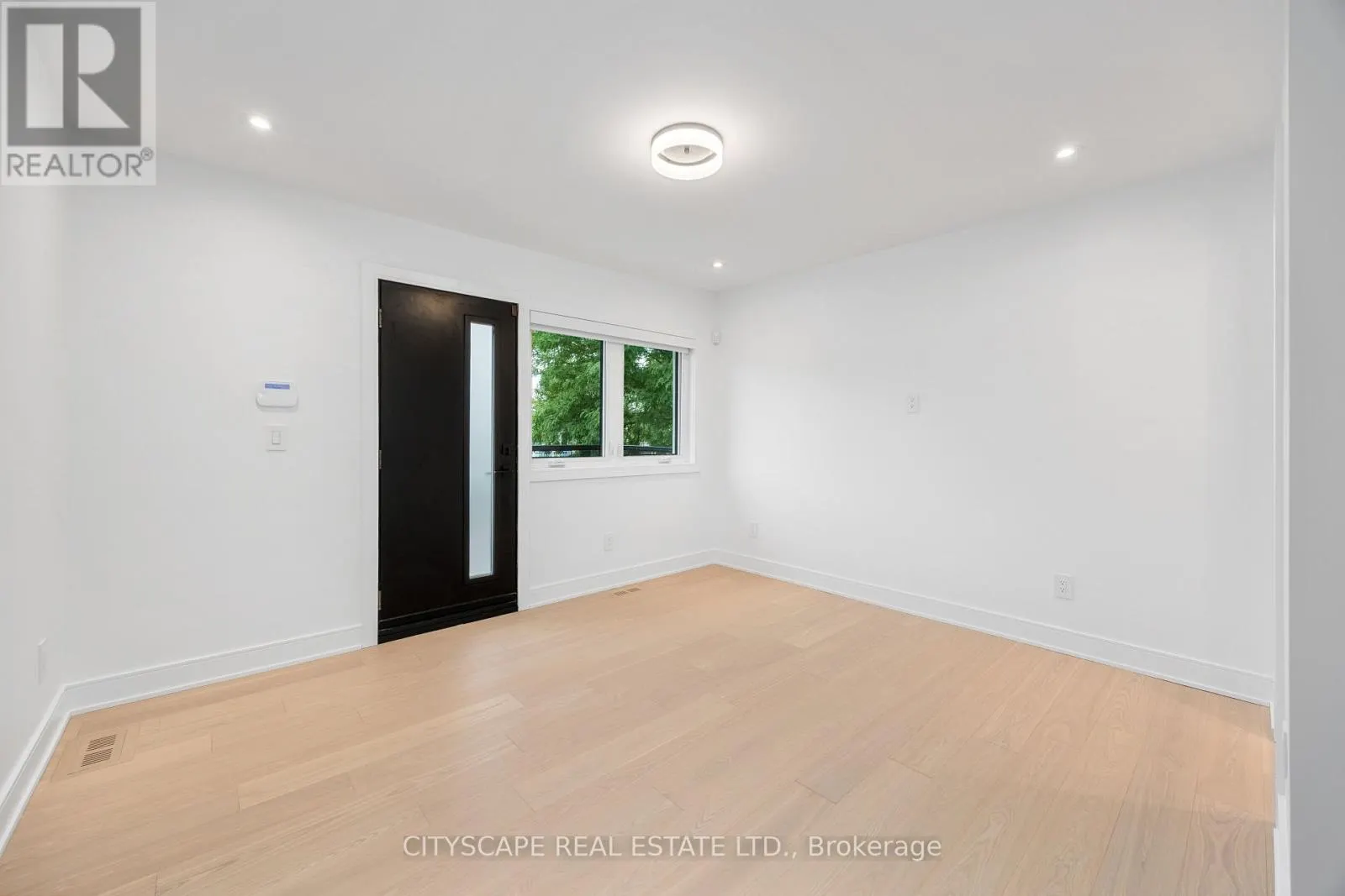 6 PORTREE CRESCENT