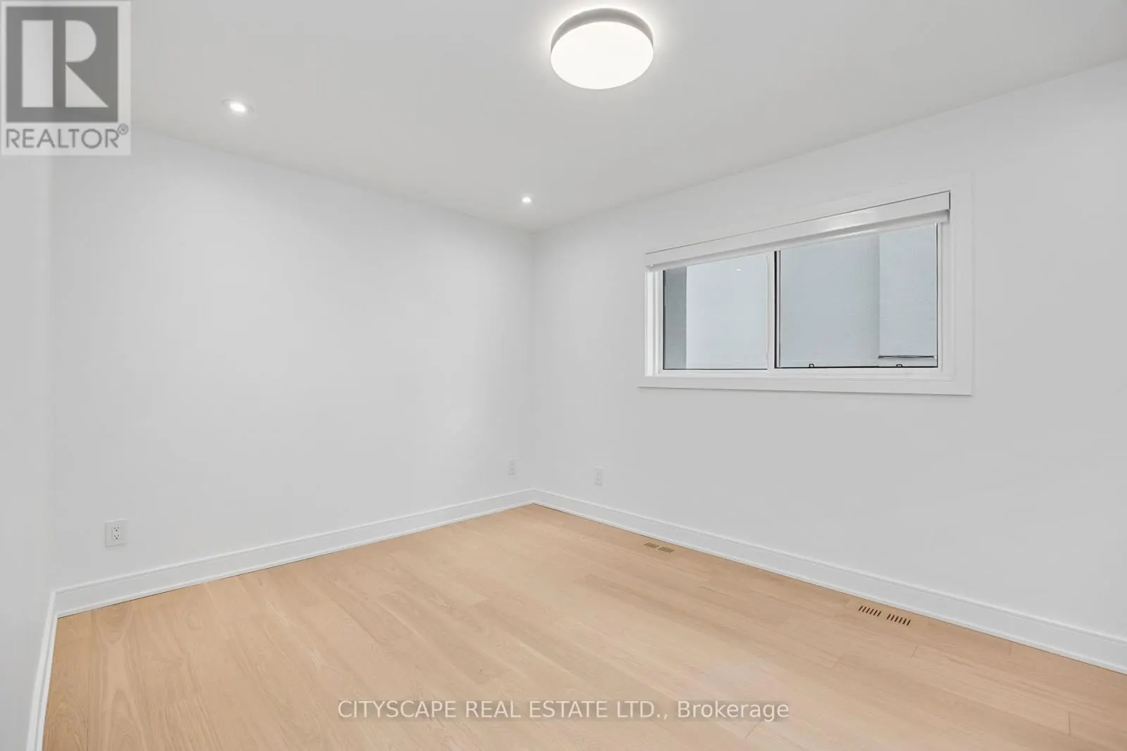 6 PORTREE CRESCENT