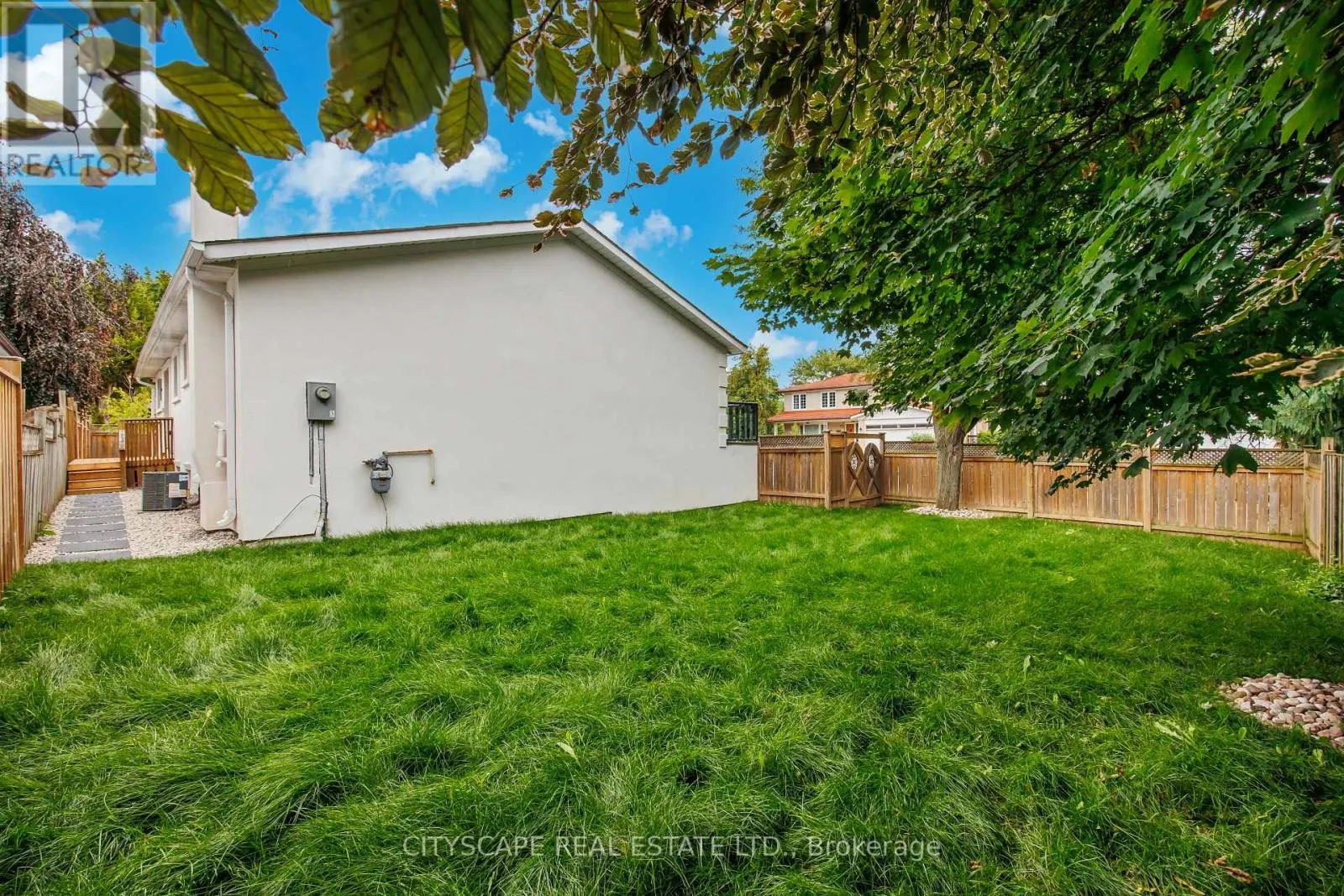6 PORTREE CRESCENT