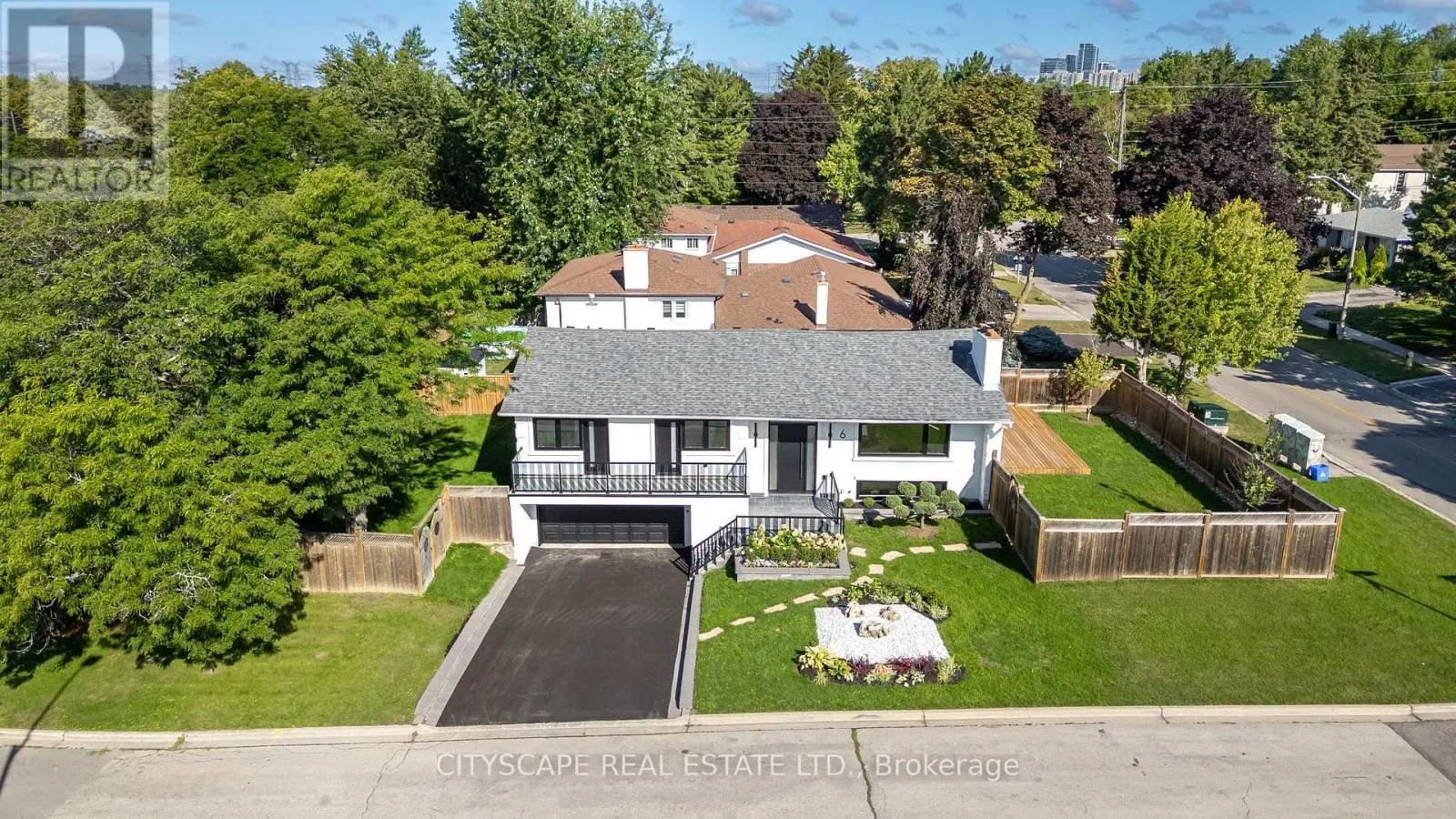 6 PORTREE CRESCENT