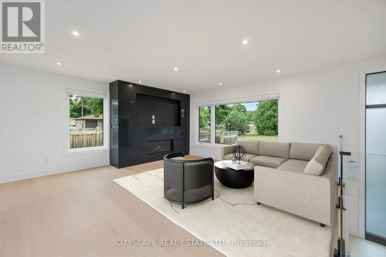 6 PORTREE CRESCENT