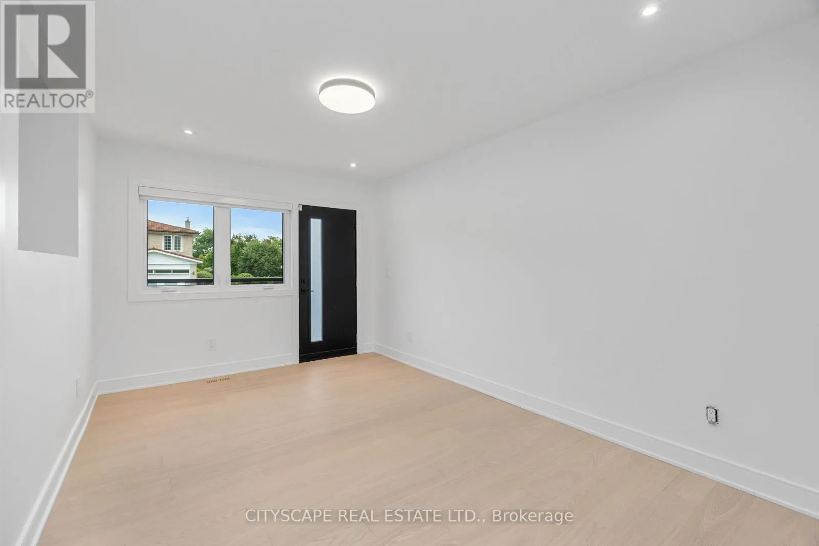 6 PORTREE CRESCENT