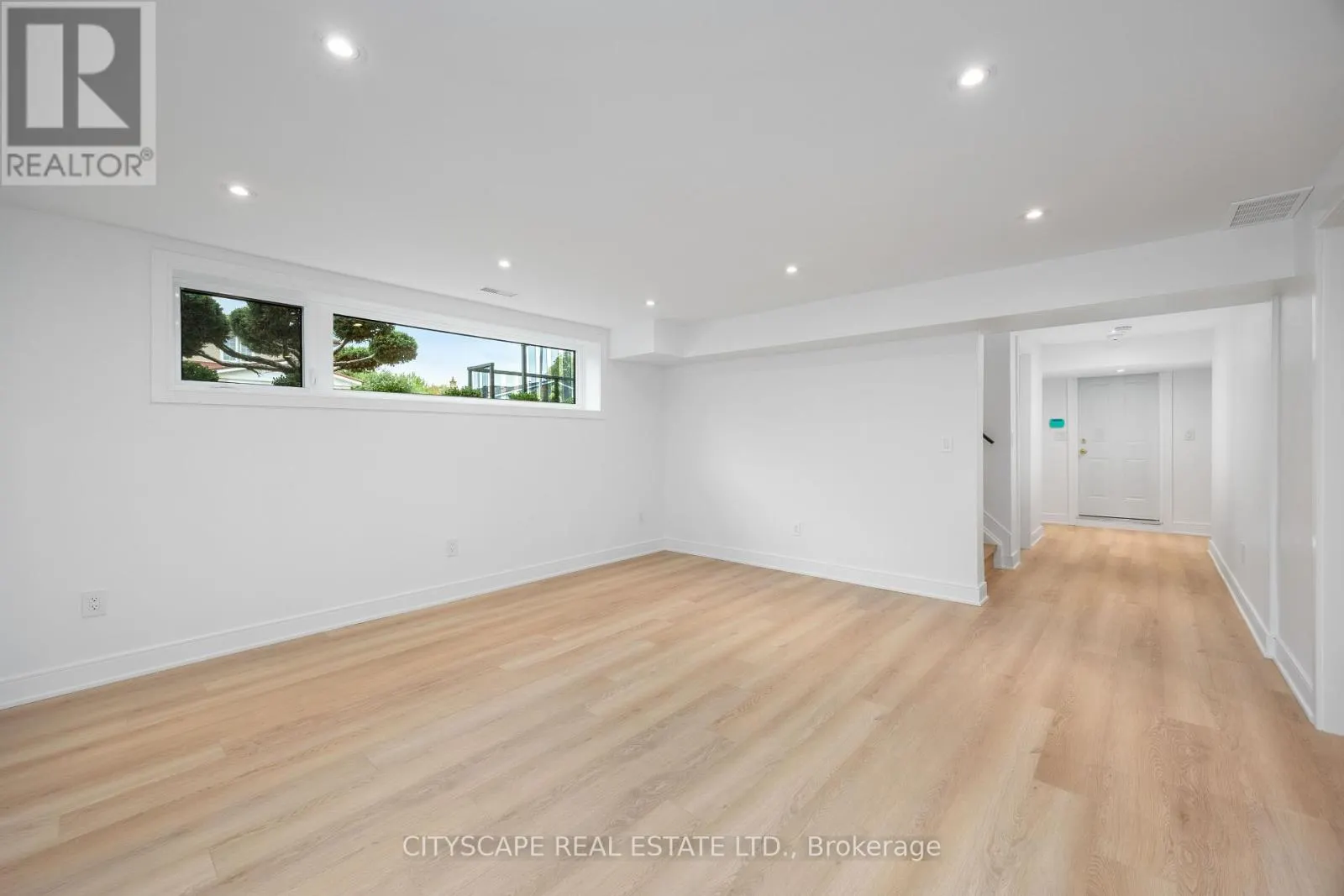 6 PORTREE CRESCENT