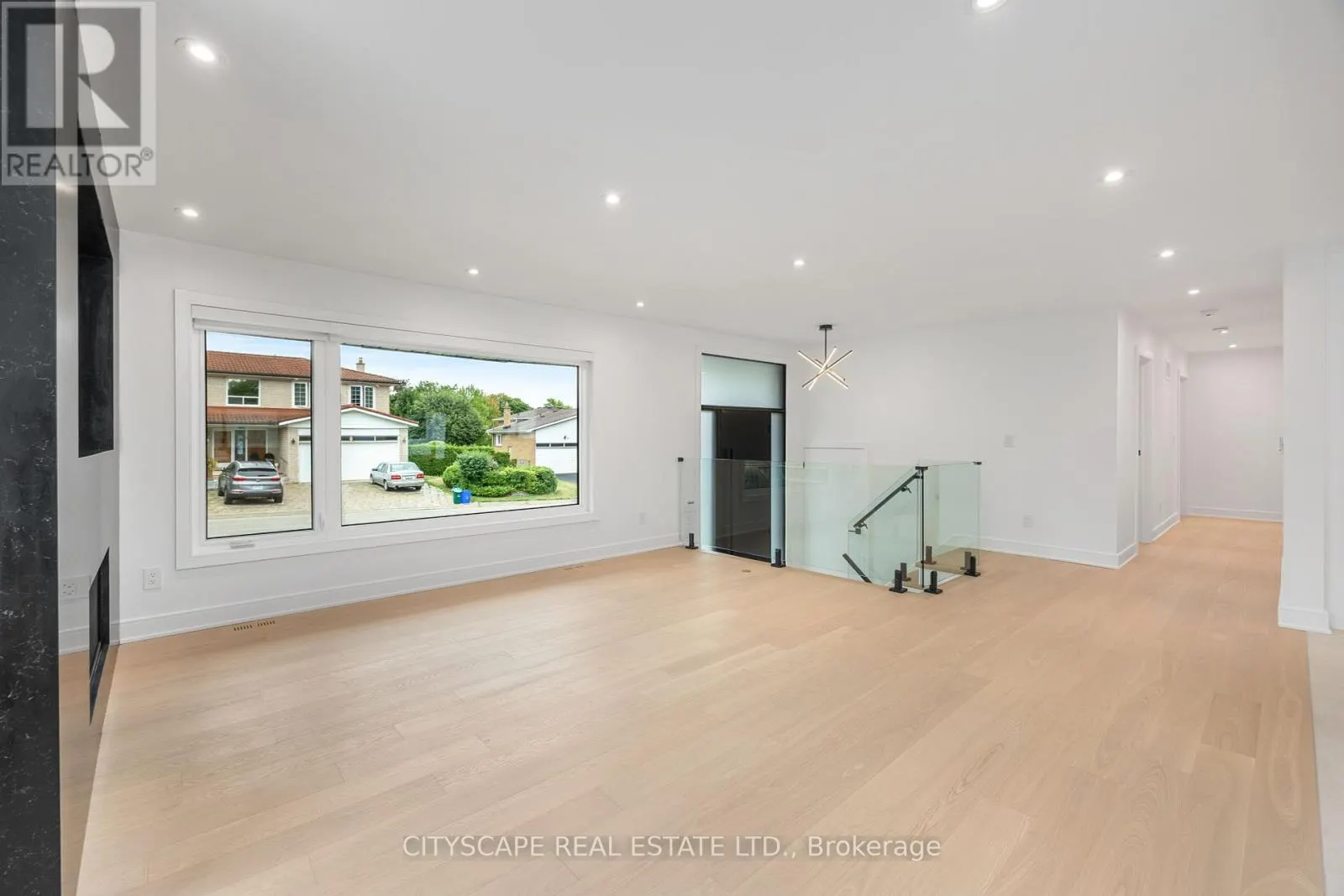 6 PORTREE CRESCENT