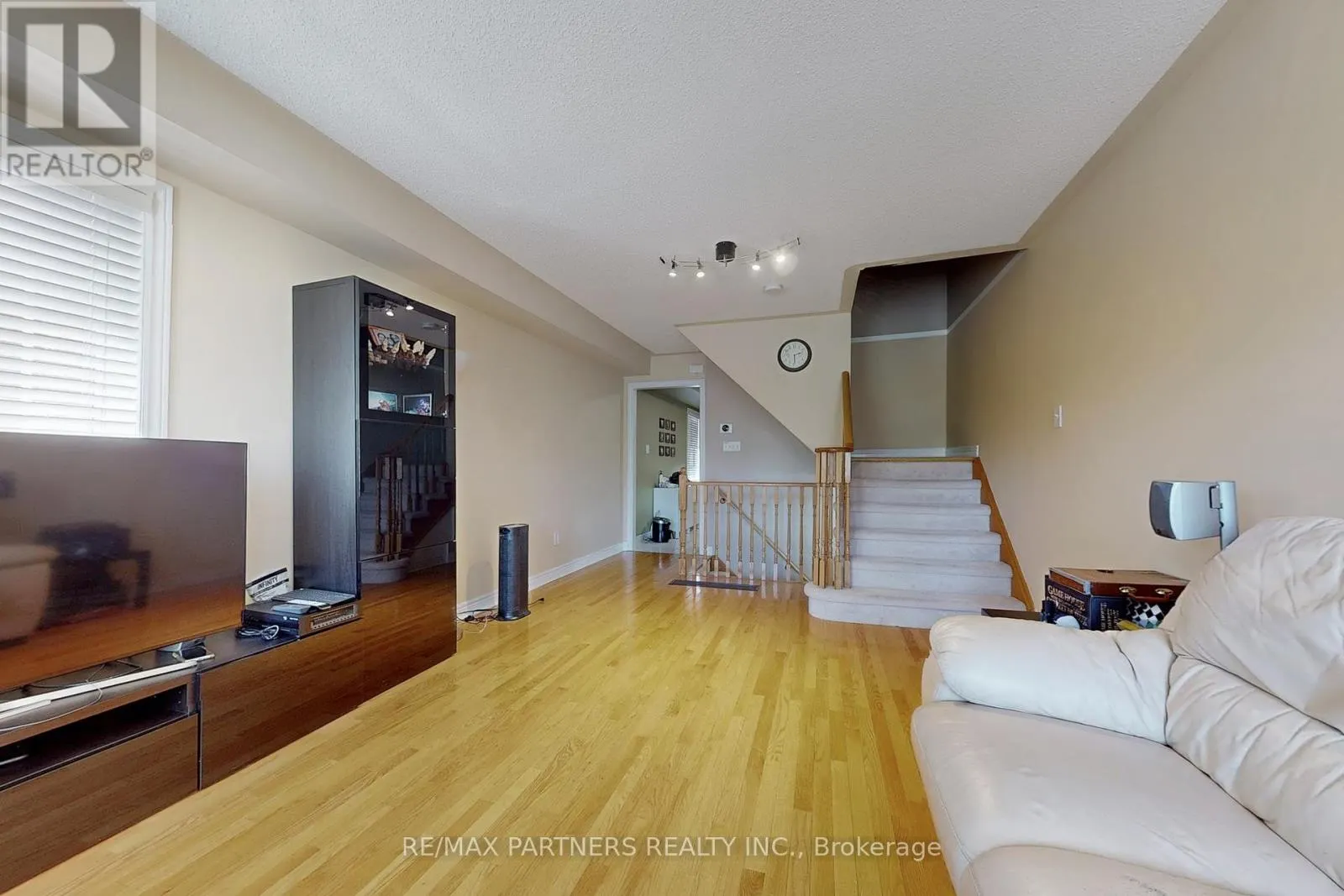 2452 BUR OAK AVENUE