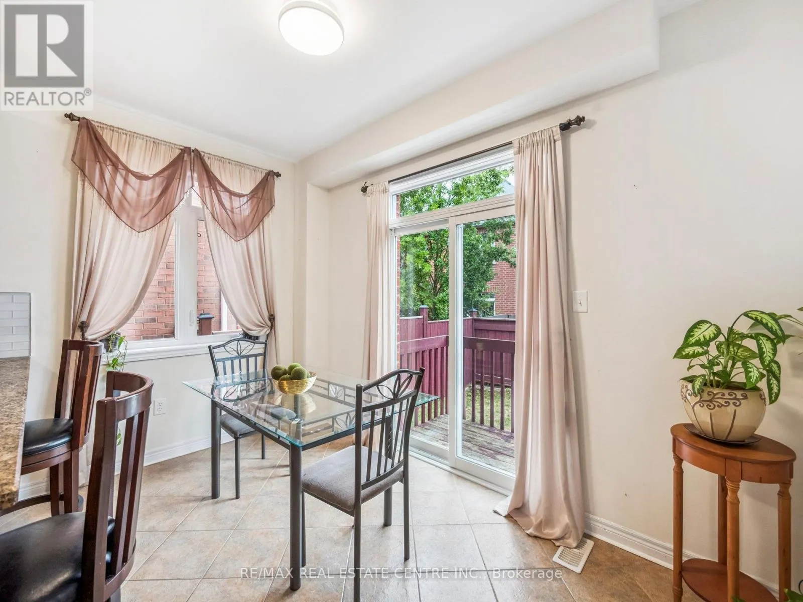 236 ST URBAIN DRIVE