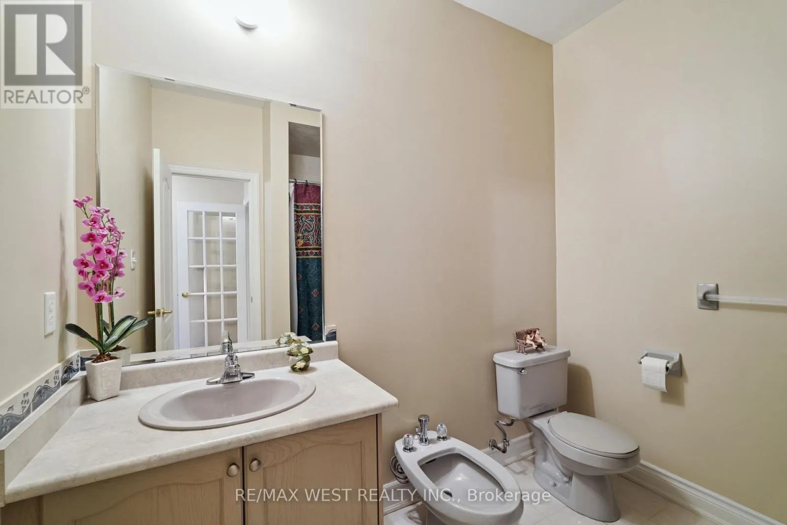 133 CUPOLA CRESCENT