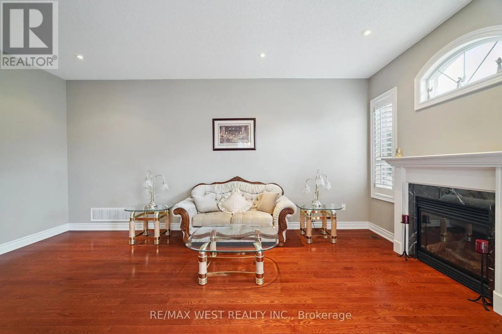 133 CUPOLA CRESCENT