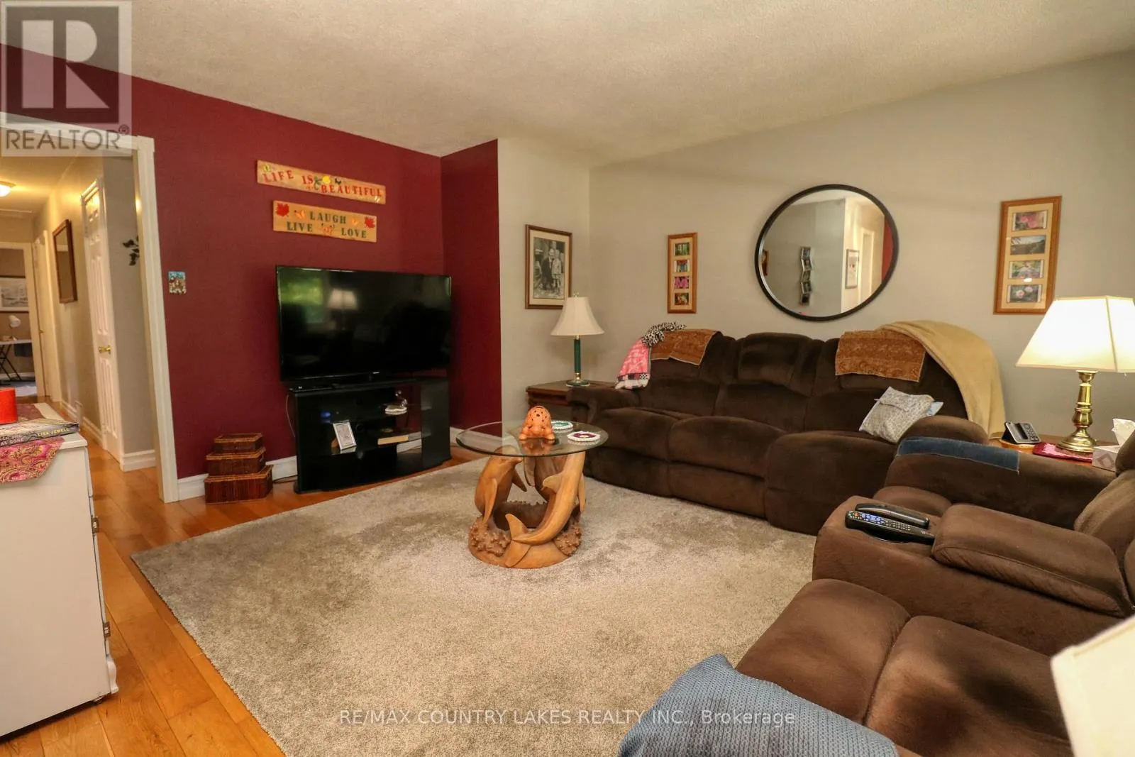 588 MAIN STREET E