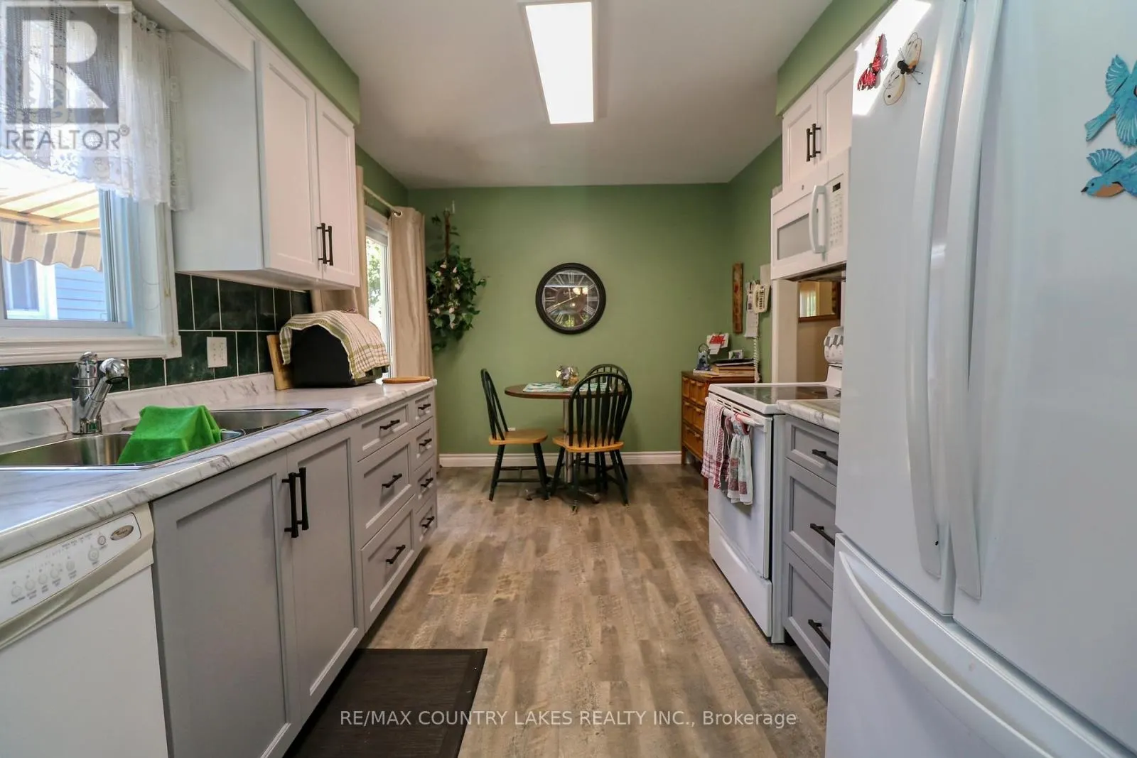 588 MAIN STREET E