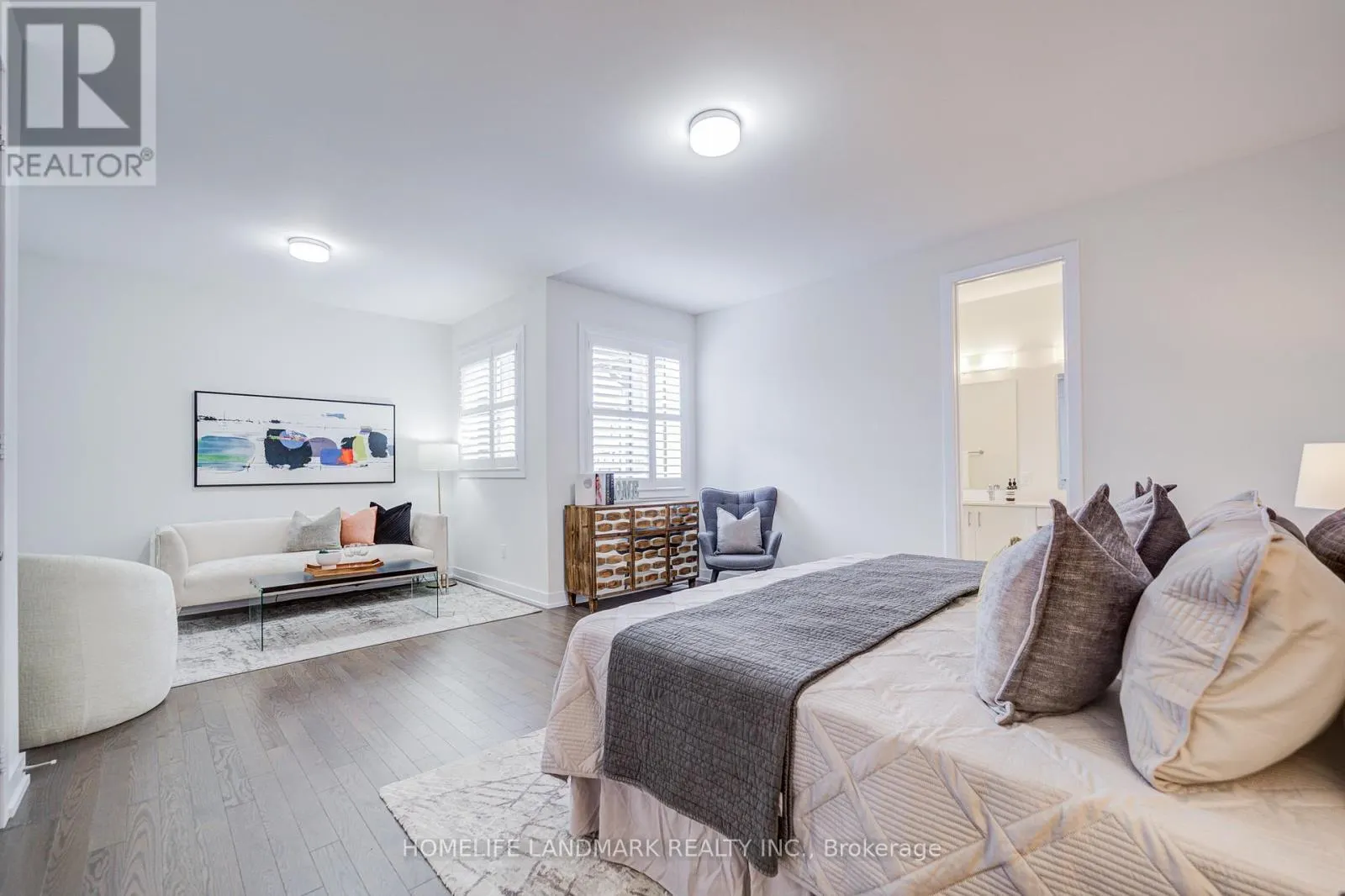 33 GOLDEN FERN STREET